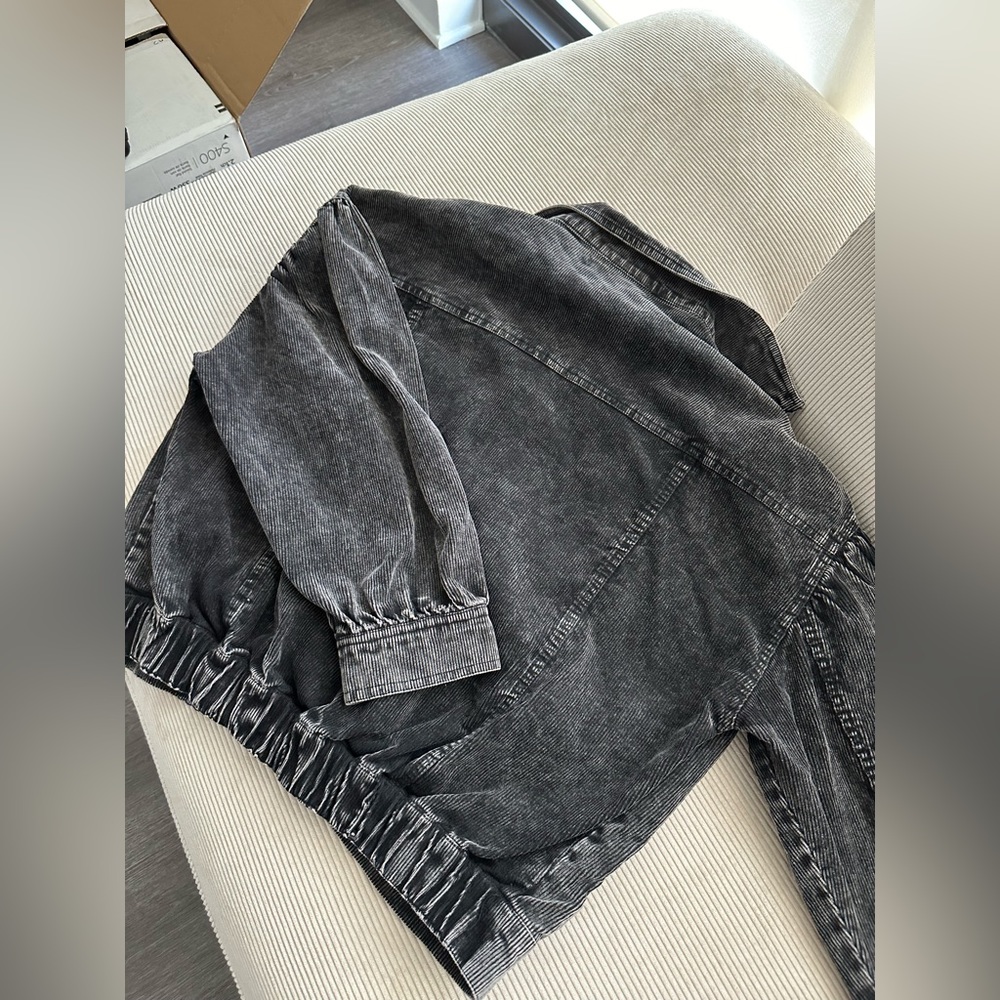 Jean jacket - Picture 2 of 4